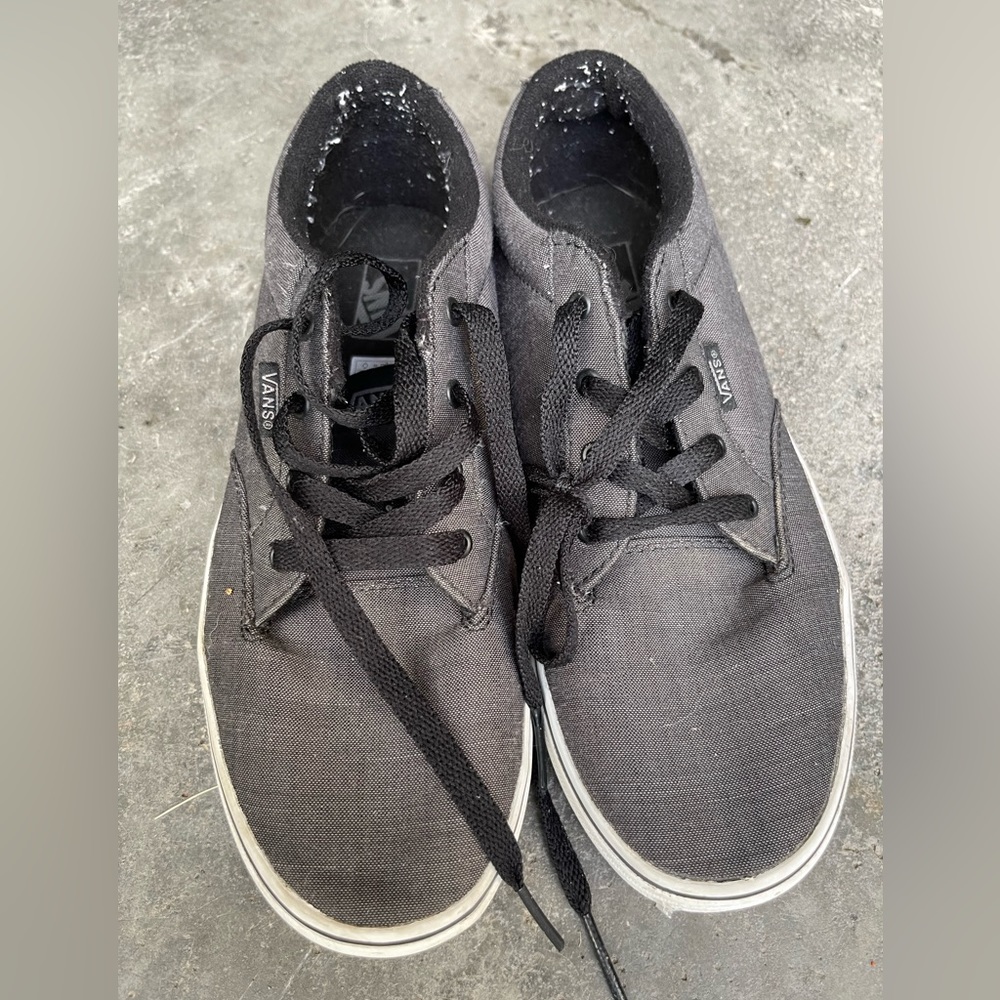 Boys vans sneakers size 6